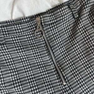 Super cute pants with great detailing